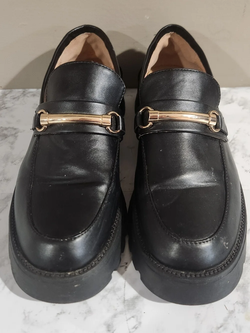Mudd platform loafers black gold 8.5